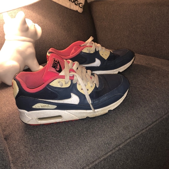 Nike Shoes - Womens Nike AirMax Size 6